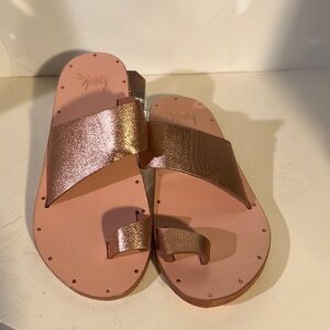 Beek sandals